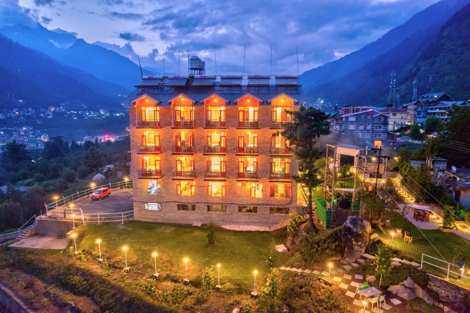 Montana Blues Resort By Snow City Manāli Exteriör bild